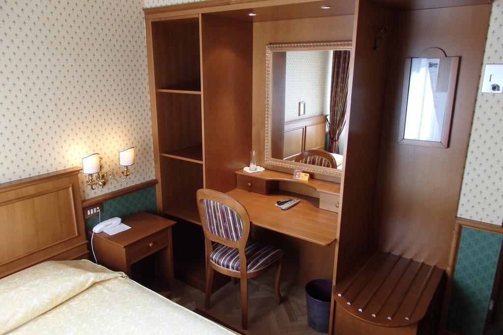 ヴィラ ベルヴェデーレ フィレンツェ 部屋 写真